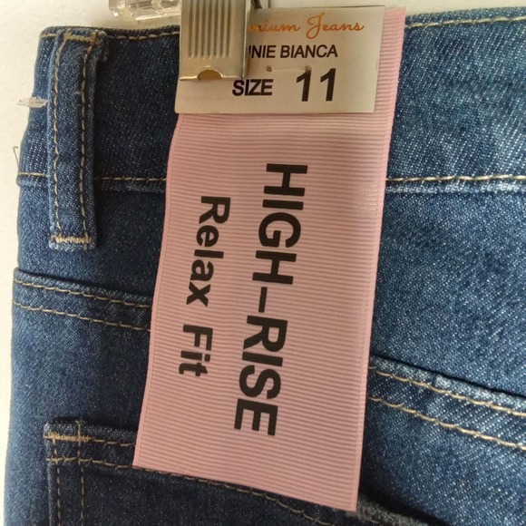 Bonnie Bianca Luscious & Beautiful High-Rise Relax Fit Jeans- 11 - Picture 6 of 7